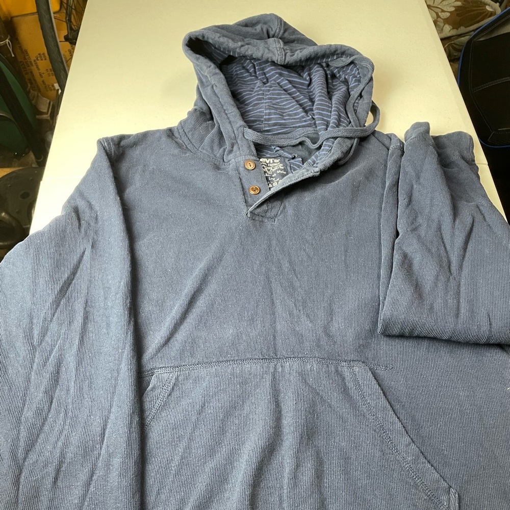 Levi’s Navy Hoodie Women’s Size L